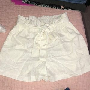 Cream / white shorts
